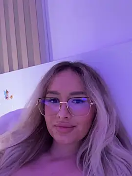 mollyxxx online show from March 7, 4:57 am