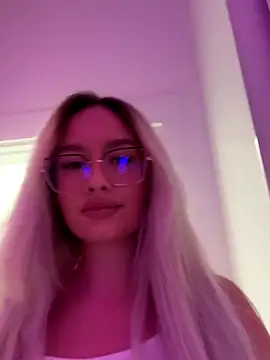 mollyxxx online show from October 10, 1:04 am