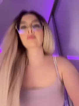 mollyxxx online show from March 3, 2:28 am