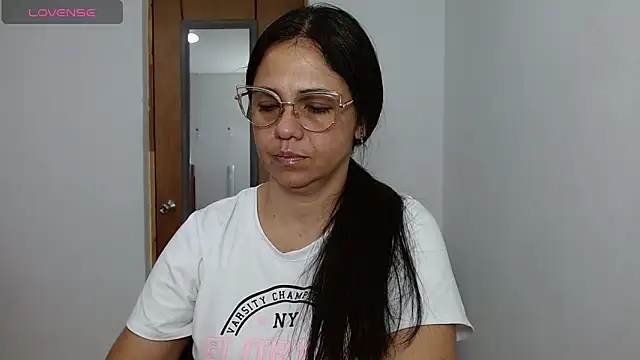 selena ferri online show from April 9, 2:00 am