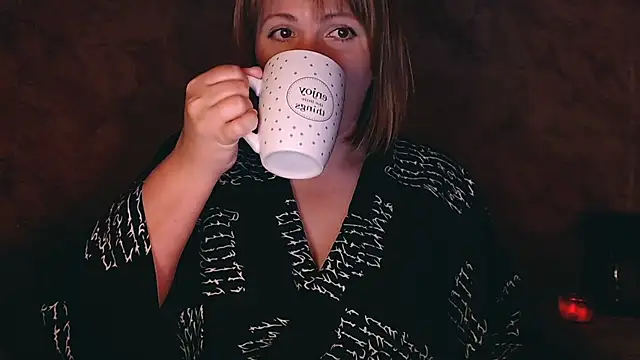 Snapshot of _letty_ chatting on June 18, 8:57 pm letty online show from June 18, 8:57 pm