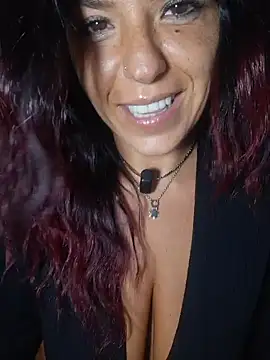 Snapshot of allyson22andy chatting on December 19, 10:39 pm allyson22andy online show from December 19, 10:39 pm