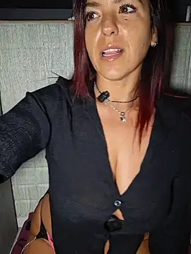 Snapshot of allyson22andy chatting on February 12, 10:05 pm allyson22andy online show from February 12, 10:05 pm