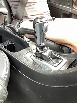 jayvanbergen online show from April 11, 9:46 am