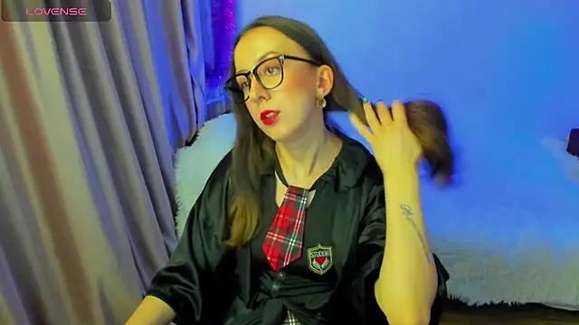 CurlySteph online show from January 18, 5:06 pm