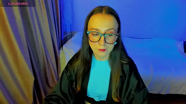 CurlySteph online show from March 4, 7:53 pm