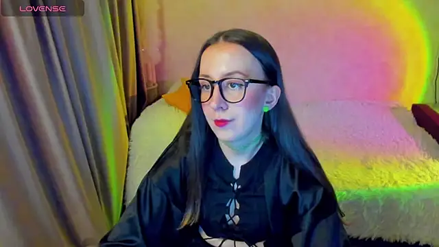 CurlySteph online show from March 28, 6:18 pm