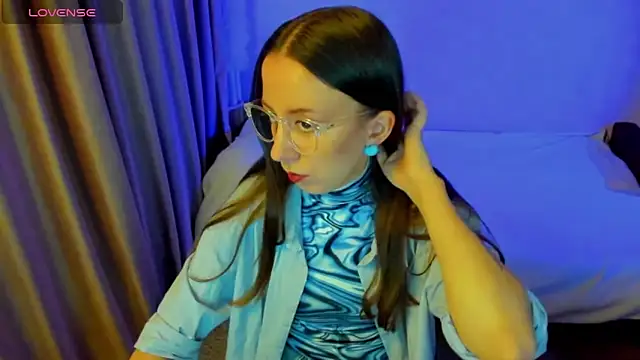 CurlySteph online show from April 15, 6:48 pm