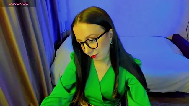 CurlySteph online show from April 18, 7:58 pm