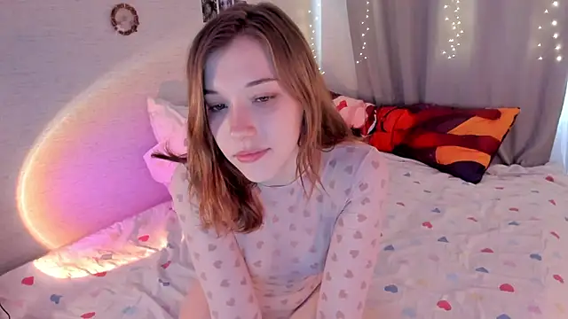 YunaPeace online show from March 14, 11:59 am