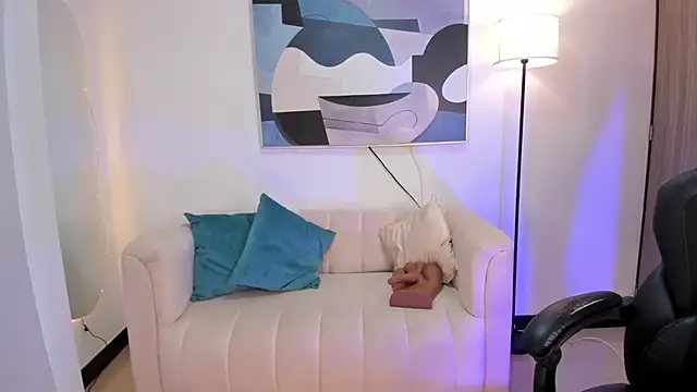 SaraParker  online show from April 22, 10:00 pm