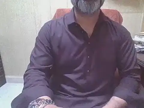 Snapshot of hairymaster95 chatting on May 6, 4:41 am hairymaster95 online show from May 6, 4:41 am