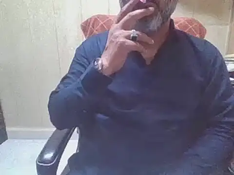 Snapshot of hairymaster95 chatting on May 11, 4:40 am hairymaster95 online show from May 11, 4:40 am