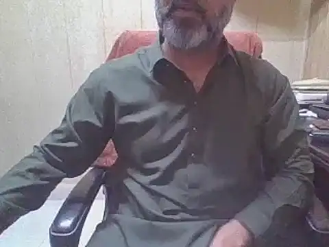 Snapshot of hairymaster95 chatting on May 15, 4:30 am hairymaster95 online show from May 15, 4:30 am
