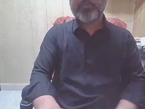 Snapshot of hairymaster95 chatting on June 9, 4:35 am hairymaster95 online show from June 9, 4:35 am