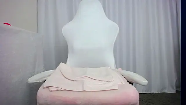 faceless  online show from November 3, 12:06 pm