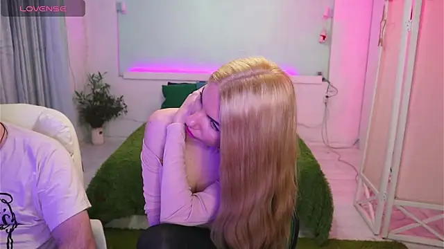 AlisaAleksandr online show from March 25, 9:10 pm