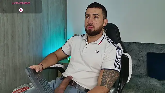 Snapshot of mr_david_cox chatting on February 9, 2:07 pm mr david cox online show from February 9, 2:07 pm