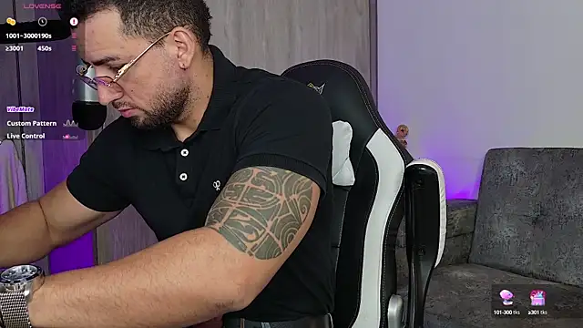 Snapshot of mr_david_cox chatting on March 12, 12:47 pm mr david cox online show from March 12, 12:47 pm