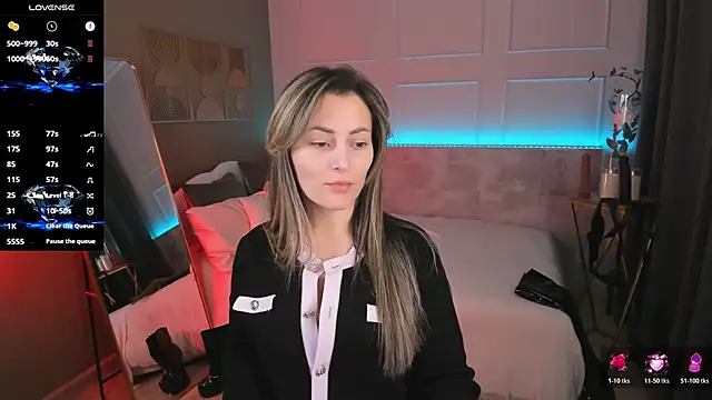 KylieMellow online show from March 28, 5:29 am