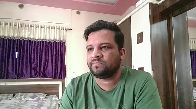 Snapshot of dhruv_love chatting on February 7, 10:50 am dhruv love online show from February 7, 10:50 am