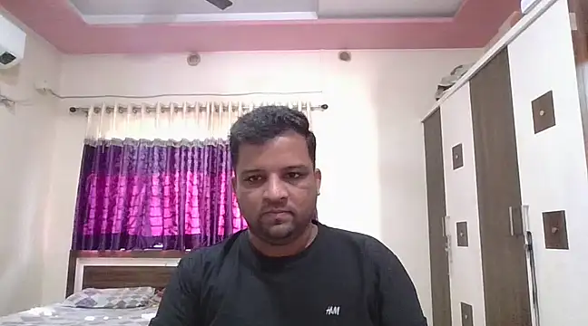 Snapshot of dhruv_love chatting on February 14, 3:54 am dhruv love online show from February 14, 3:54 am