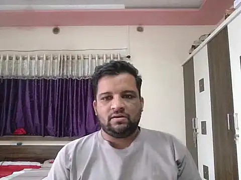 Snapshot of dhruv_love chatting on September 15, 9:31 am dhruv love online show from September 15, 9:31 am
