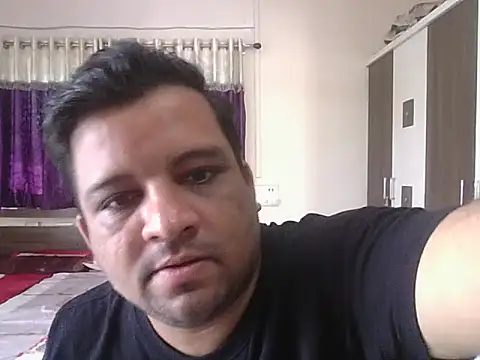 Snapshot of dhruv_love chatting on October 6, 4:10 am dhruv love online show from October 6, 4:10 am