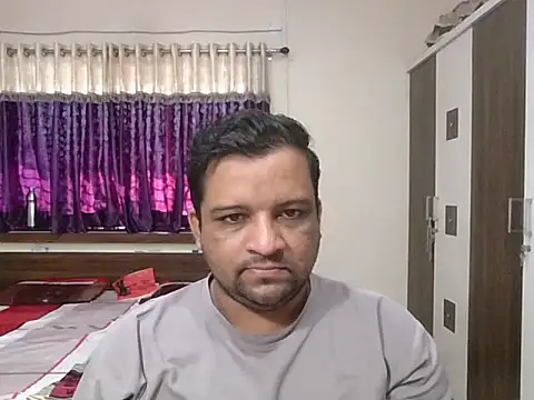 Snapshot of dhruv_love chatting on October 9, 4:10 am dhruv love online show from October 9, 4:10 am