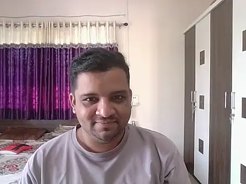 Snapshot of dhruv_love chatting on October 15, 4:23 am dhruv love online show from October 15, 4:23 am