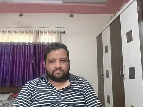 Snapshot of dhruv_love chatting on May 30, 8:11 am dhruv love online show from May 30, 8:11 am