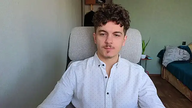 Snapshot of Remy_Miles chatting on January 18, 7:45 am Remy Miles online show from January 18, 7:45 am