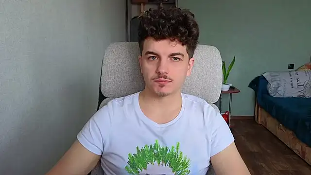 Snapshot of Remy_Miles chatting on February 5, 7:35 am Remy Miles online show from February 5, 7:35 am