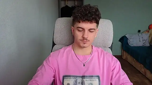 Snapshot of Remy_Miles chatting on February 16, 7:48 am Remy Miles online show from February 16, 7:48 am