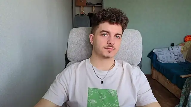 Snapshot of Remy_Miles chatting on February 21, 7:31 am Remy Miles online show from February 21, 7:31 am