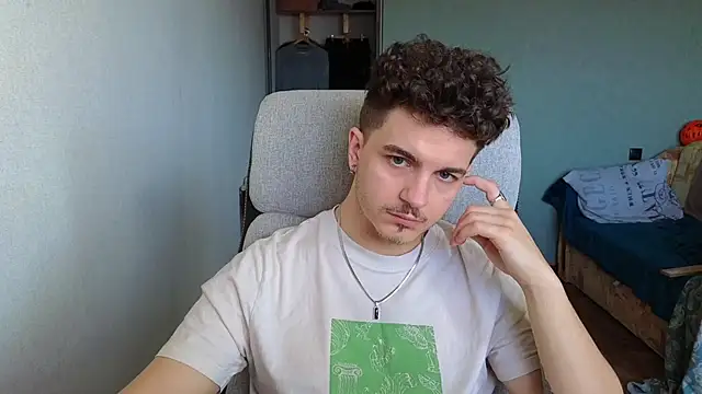 Snapshot of Remy_Miles chatting on February 22, 1:31 pm Remy Miles online show from February 22, 1:31 pm