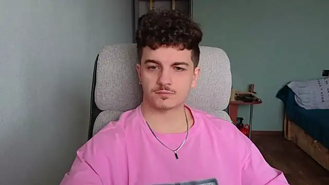 Snapshot of Remy_Miles chatting on February 25, 7:07 am Remy Miles online show from February 25, 7:07 am