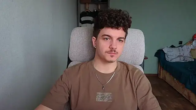 Remy Miles online show from March 20, 5:23 am