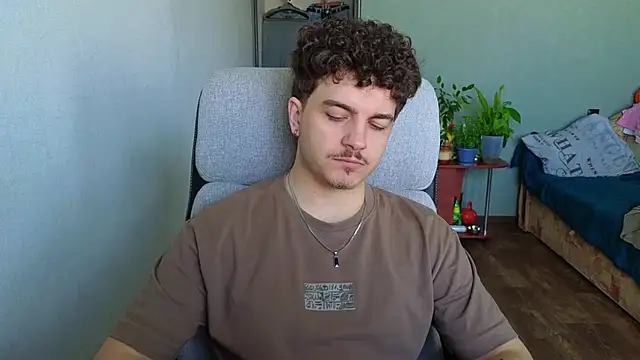 Remy Miles online show from April 27, 6:33 am