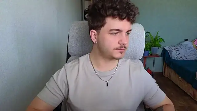 Remy Miles online show from April 29, 7:01 am