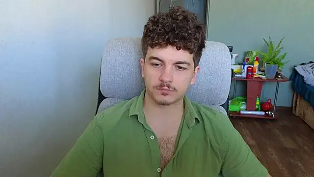 Snapshot of Remy_Miles chatting on May 19, 5:03 am Remy Miles online show from May 19, 5:03 am