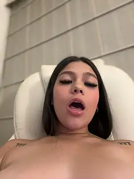 Alyshanon18 online show from February 15, 4:47 am