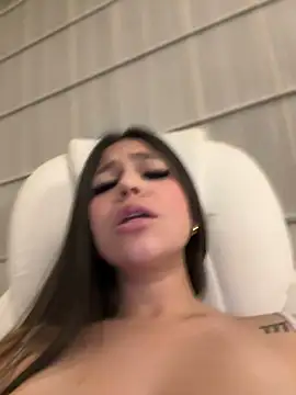 Alyshanon18 online show from March 1, 5:38 pm