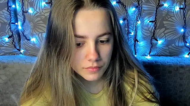 MaggieCake online show from February 15, 4:09 am