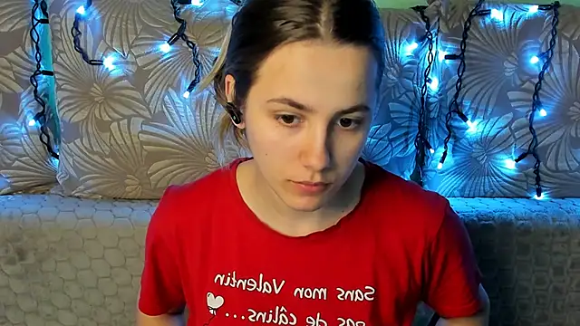 MaggieCake online show from March 2, 1:41 am