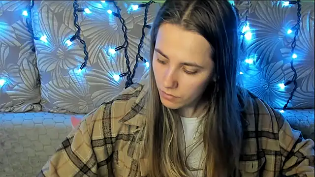 MaggieCake online show from April 12, 4:06 am