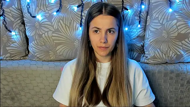 Snapshot of MaggieCake chatting on June 17, 12:46 am MaggieCake online show from June 17, 12:46 am