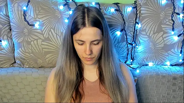 Snapshot of MaggieCake chatting on July 3, 2:18 am MaggieCake online show from July 3, 2:18 am