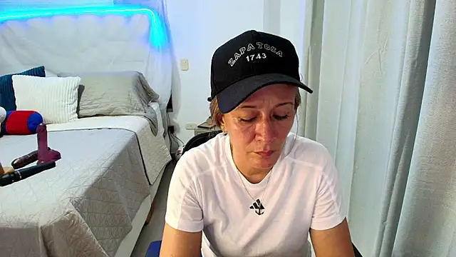 Snapshot of Naty_Stone chatting on May 22, 9:53 pm Naty Stone online show from May 22, 9:53 pm