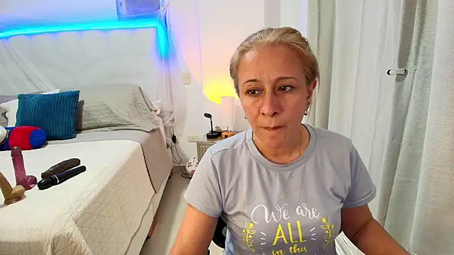 Snapshot of Naty_Stone chatting on June 9, 9:26 pm Naty Stone online show from June 9, 9:26 pm
